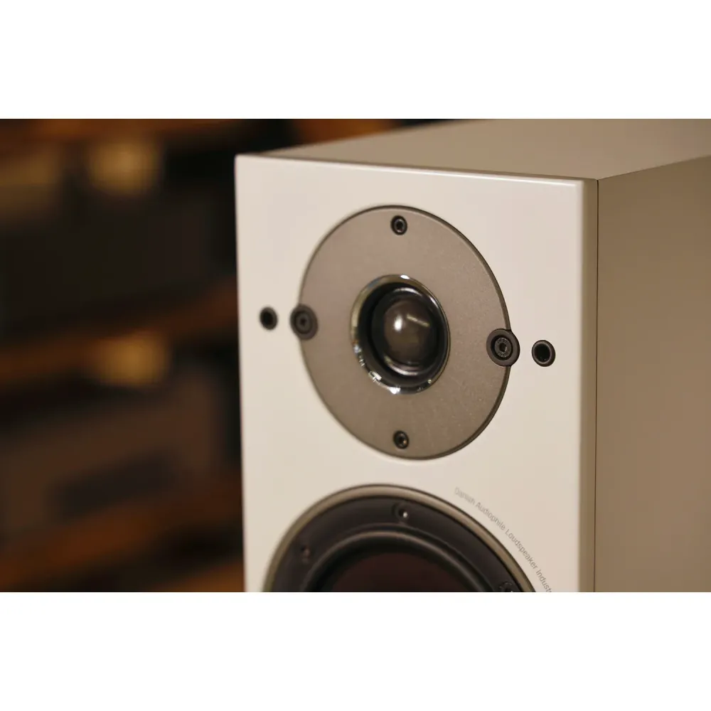 Dali Oberon 5 Light Oak