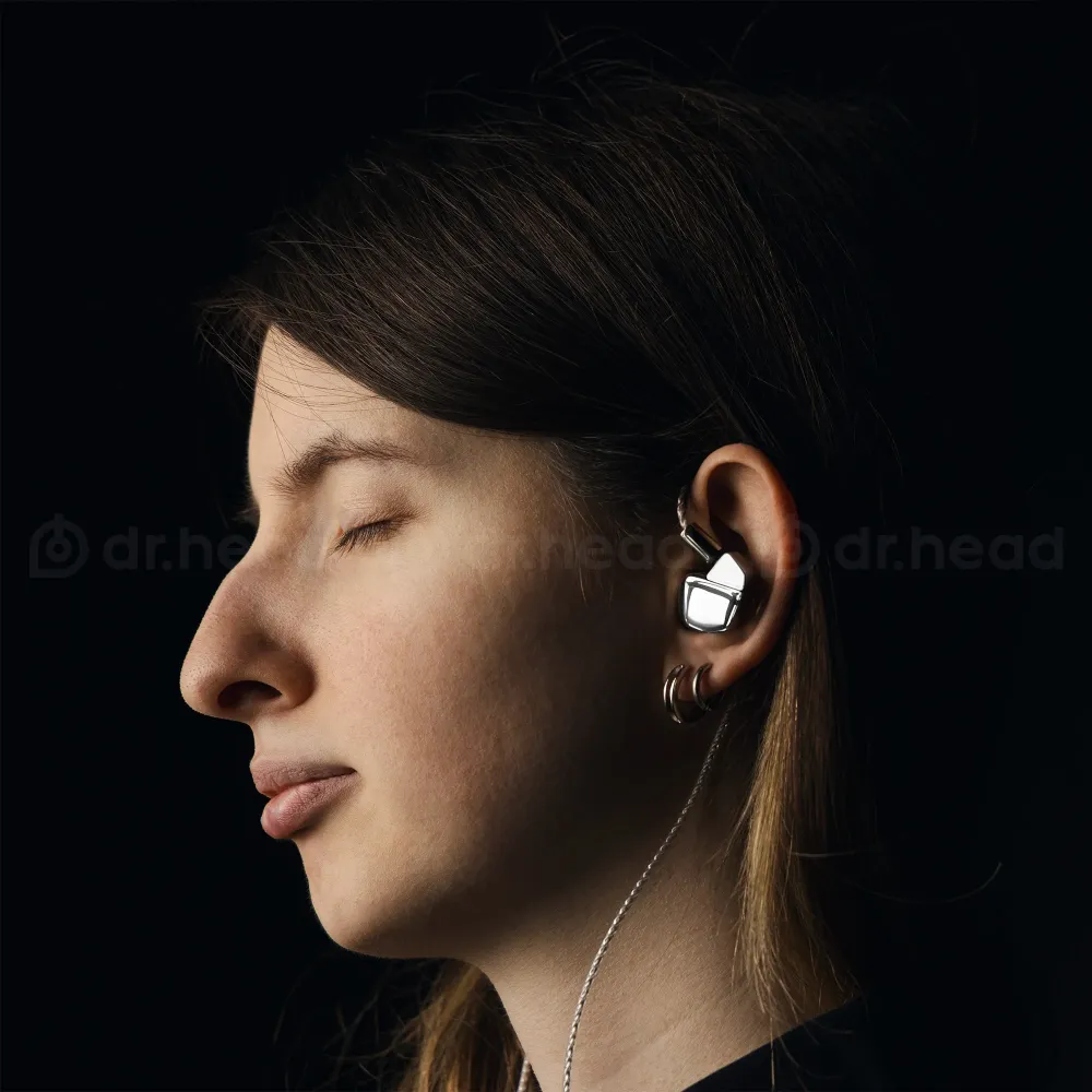 Final Audio A8000 Silver