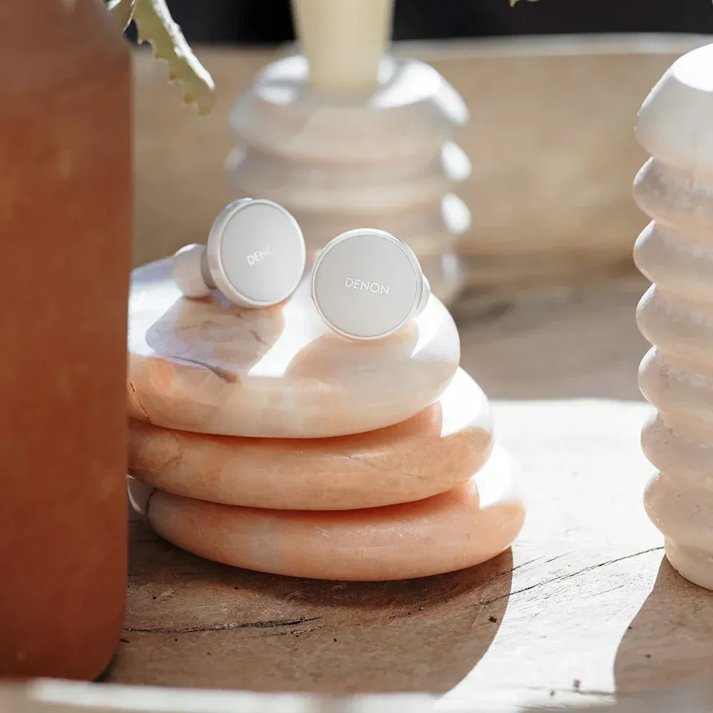 Denon PerL Pro White