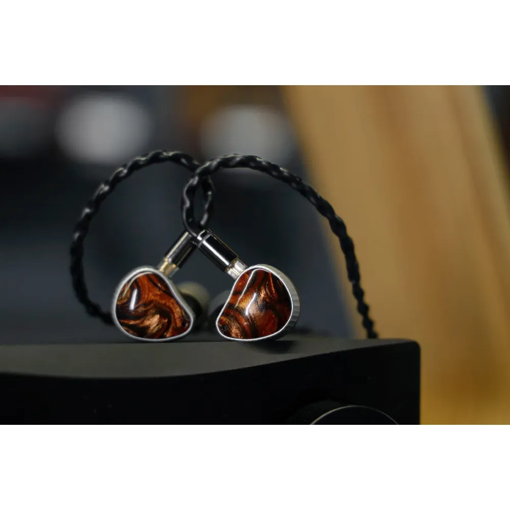 Noble Audio Sultan + Noble Audio Standard Cable with Interchangeable Termination 2Pin