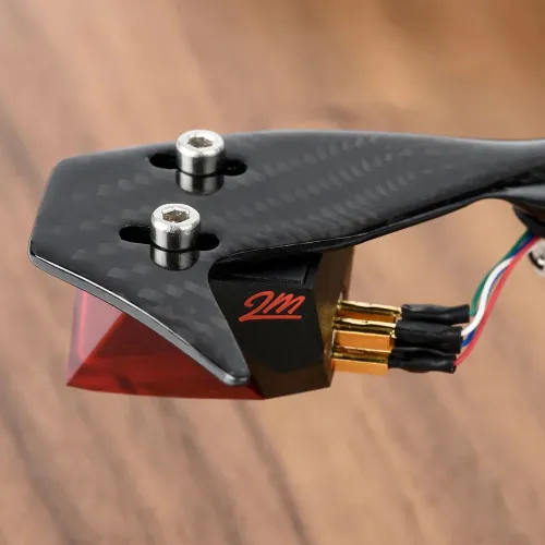 Pro-Ject Debut E Carbon (2M Red UNI) High Gloss Black