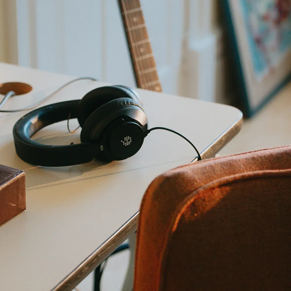 Adam Audio H200 Black