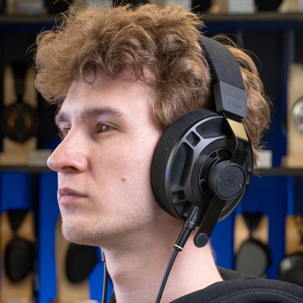 Final Audio D7000 Black