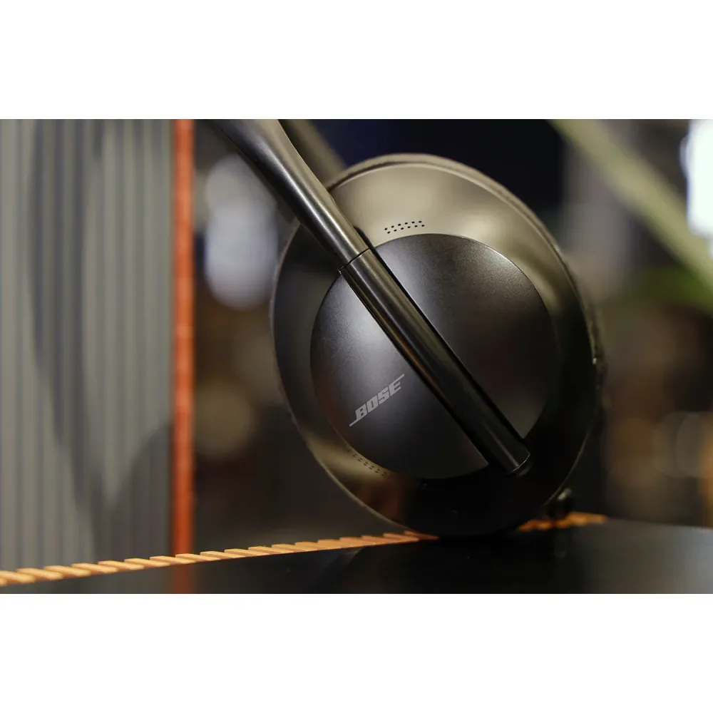 Bose Noise Cancelling 700 Black