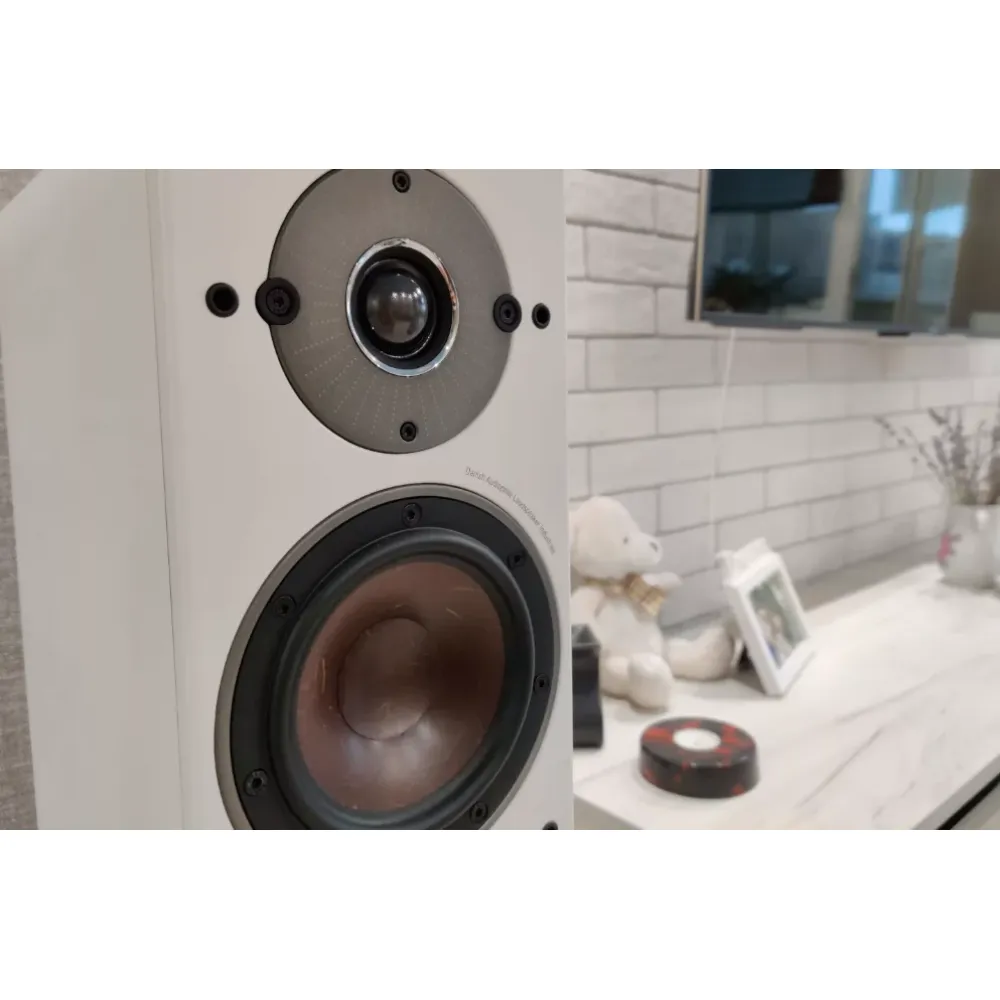 Dali Oberon 1 Light Oak