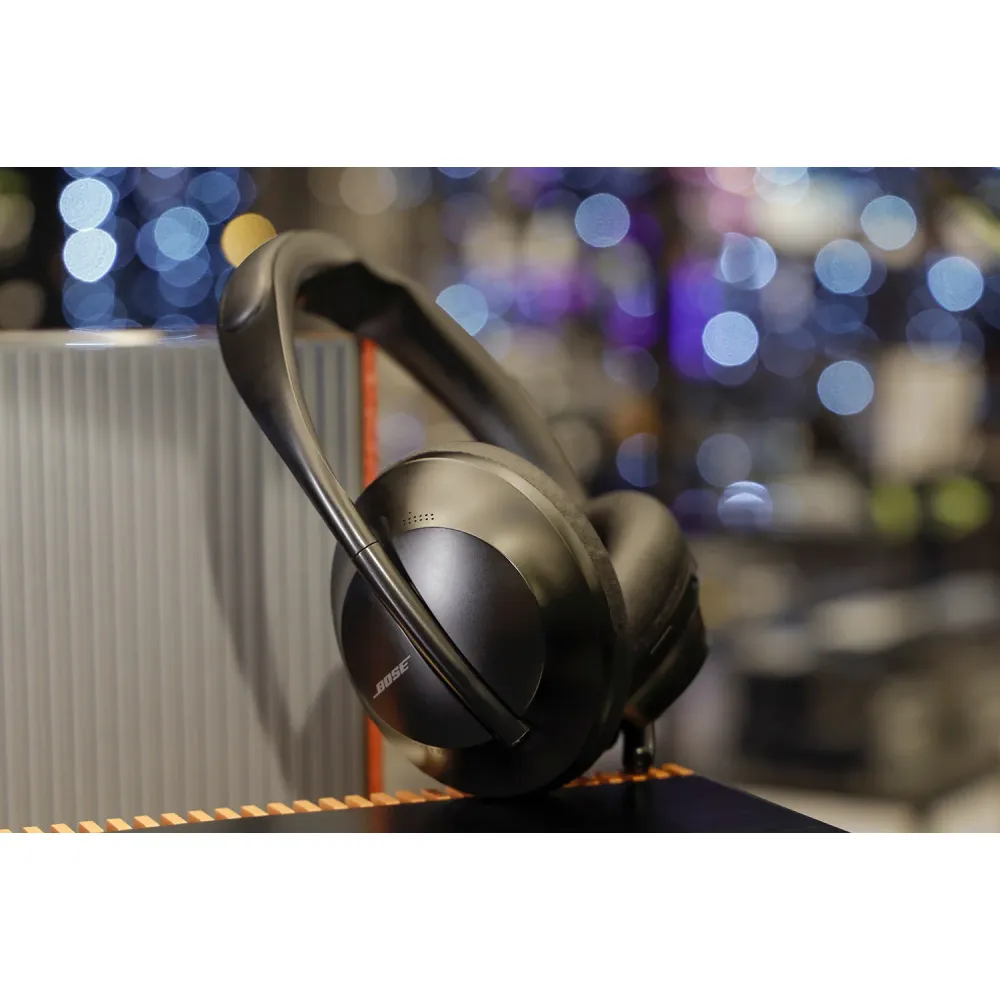 Bose Noise Cancelling 700 Black