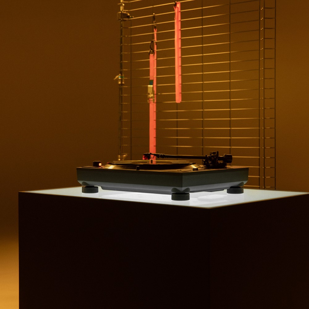 Technics SL-1200M7PED Lamborghini Orange