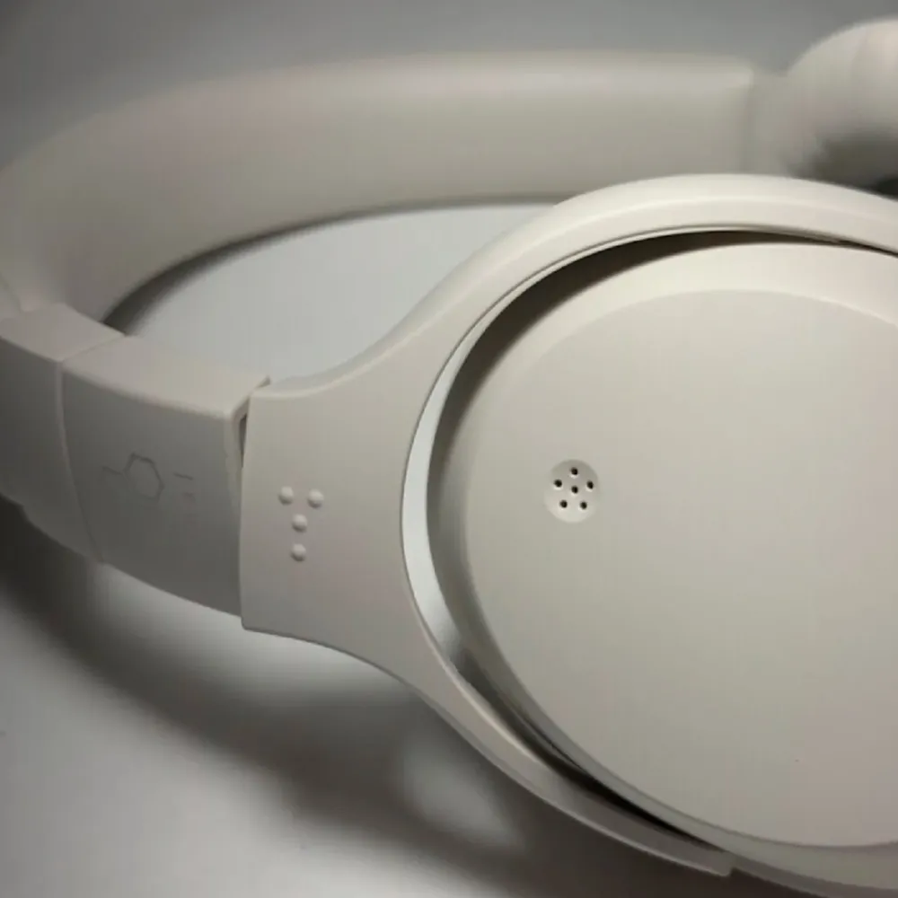 Final Audio UX2000 Cream