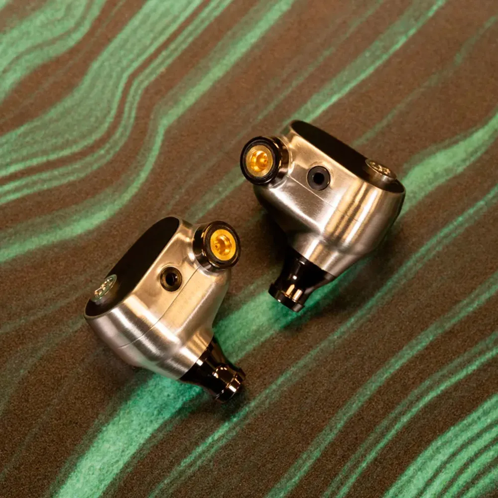 Campfire Audio Black Star