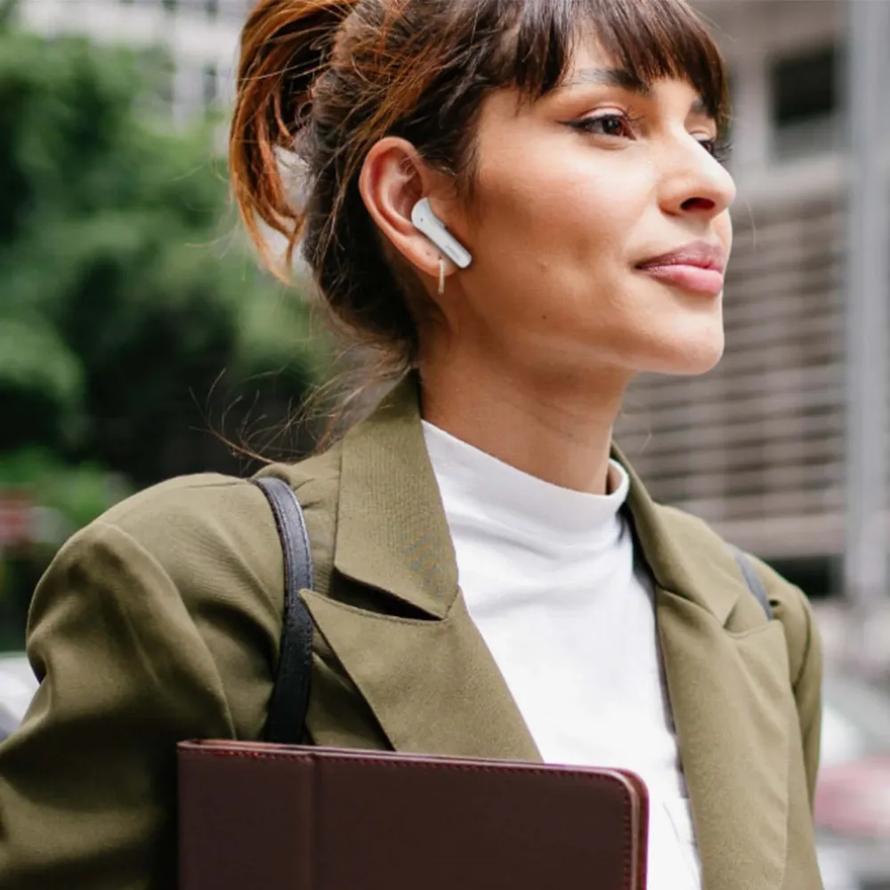 Belkin Soundform Motion Earbuds White