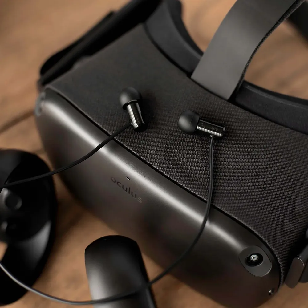 Final Audio E500 Black