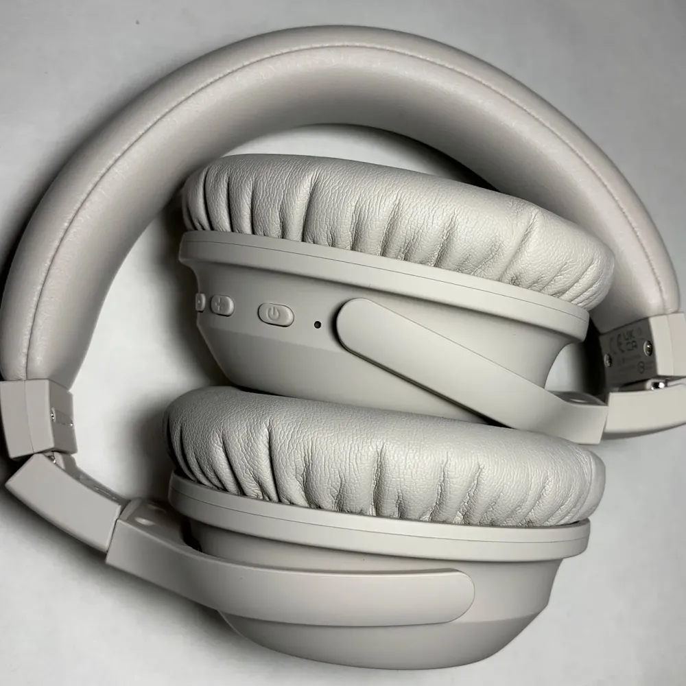 Final Audio UX2000 Cream