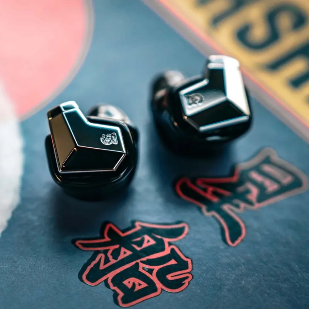 Campfire Audio Supermoon Essential Universal Black